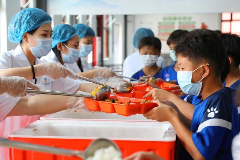 中央厨房打造“后厨”新标准