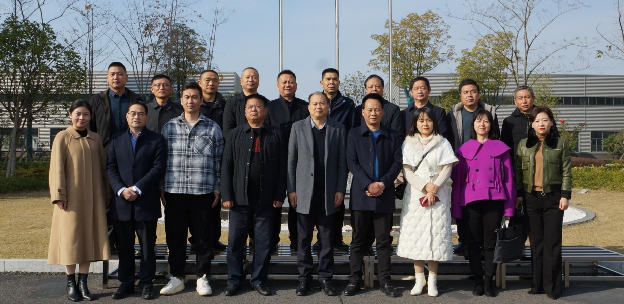 热烈欢迎荆门县市区后勤管理人员莅临湖北熊猫体育集团检查指导工作